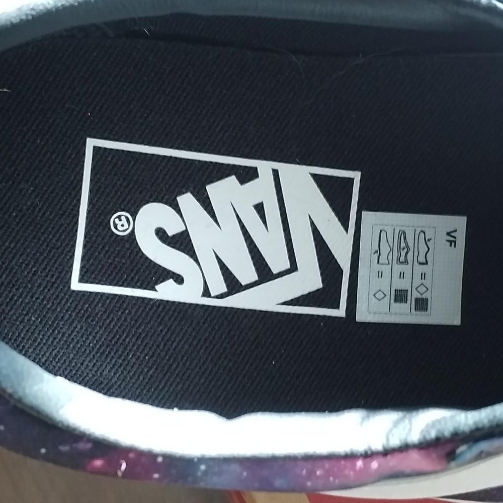 Vans - Picture 6 of 6